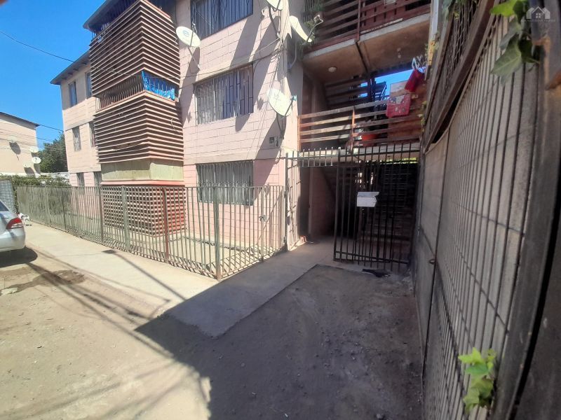 Departamento primer piso 2D en Rinconada con Las Naciones 