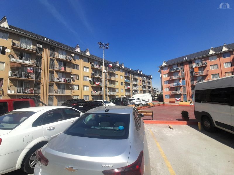 Departamento cuarto piso 2D/1B en Condominio Carlos V – Quinta Normal